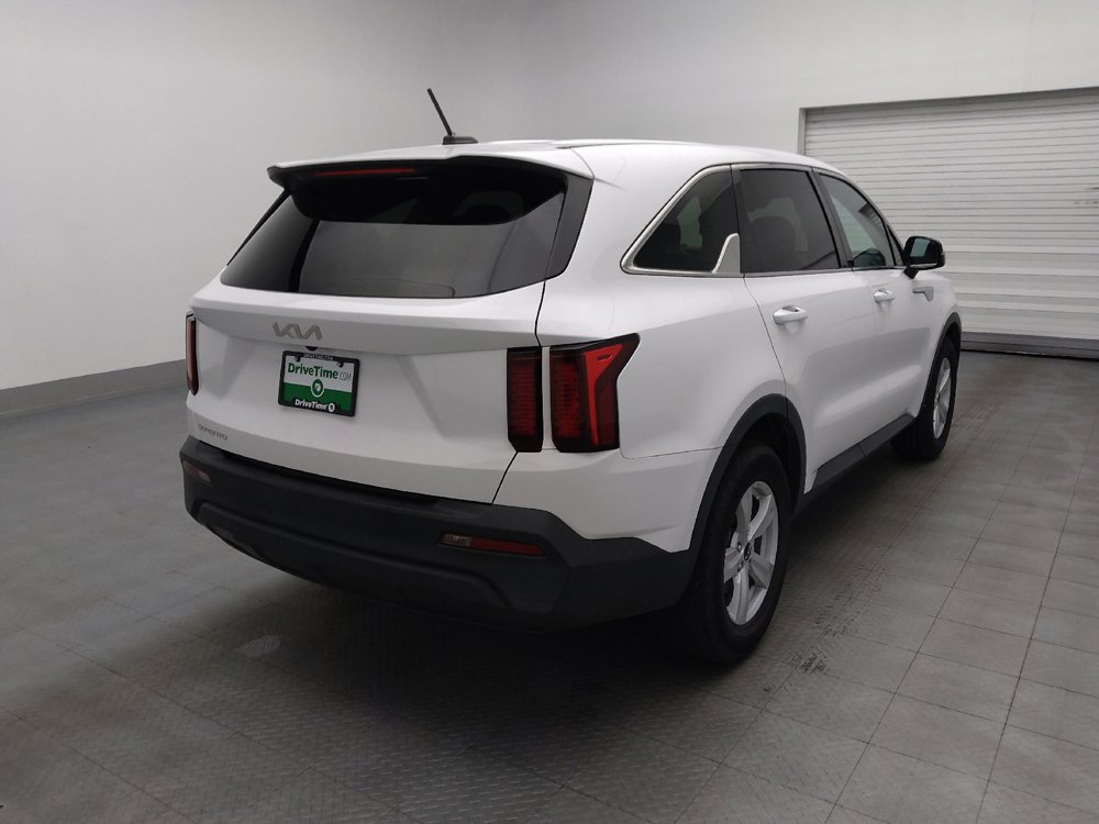 Used 2023 Kia Sorento LX FWD image 9