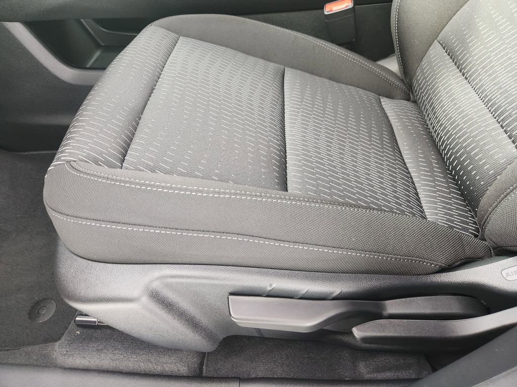 New 2026 Chevrolet Equinox LT w/ Safety and Technology Package FWD image 25