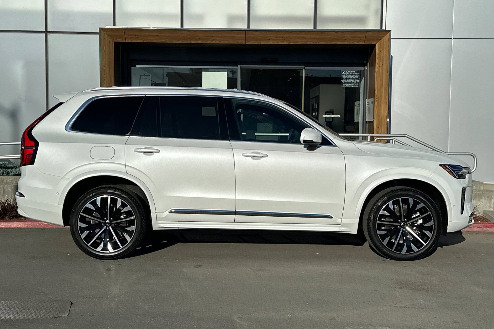 New 2026 Volvo XC90 B5 Plus w/ Protection Package image 8