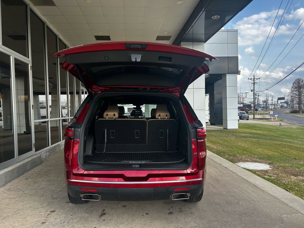 Used 2023 Chevrolet Traverse Premier image 19