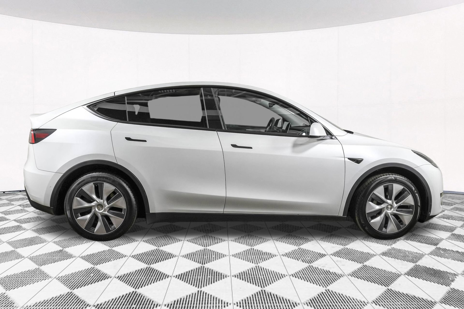 Used 2022 Tesla Model Y Long Range AWD/4WD image 12
