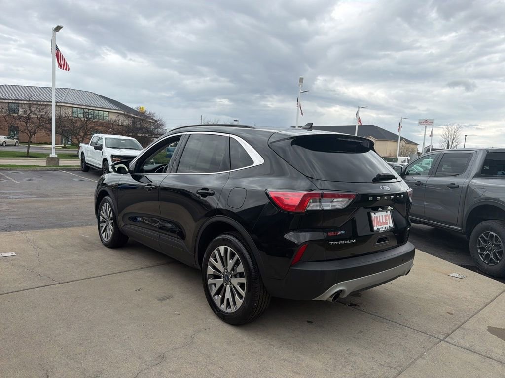 Used 2022 Ford Escape Titanium image 14