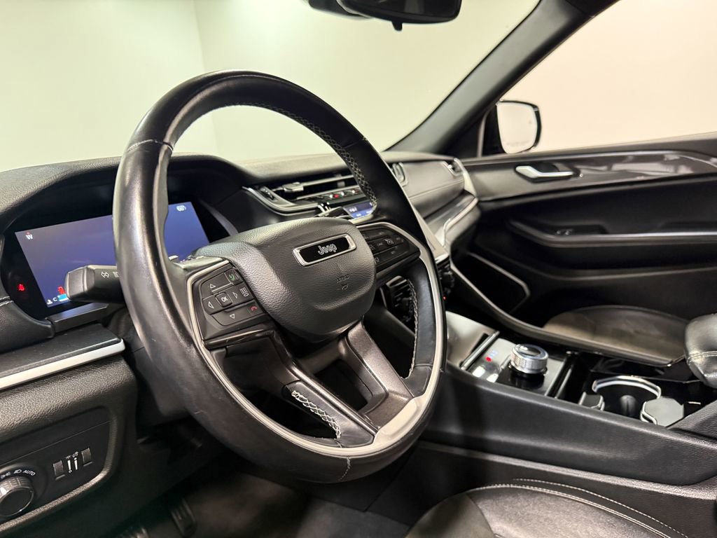 Used 2022 Jeep Grand Cherokee Altitude AWD/4WD image 70