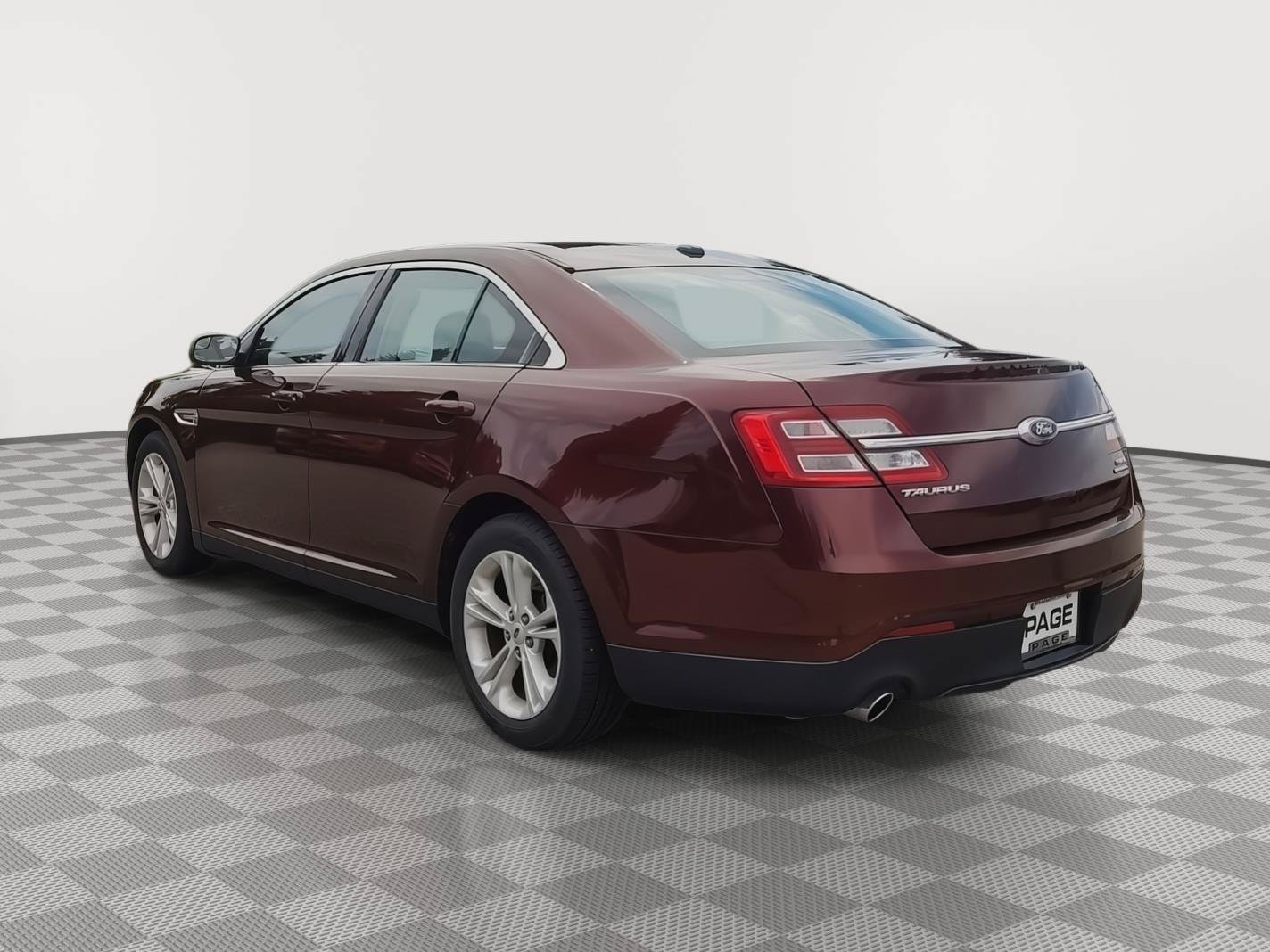 Used 2016 Ford Taurus SEL FWD image 26