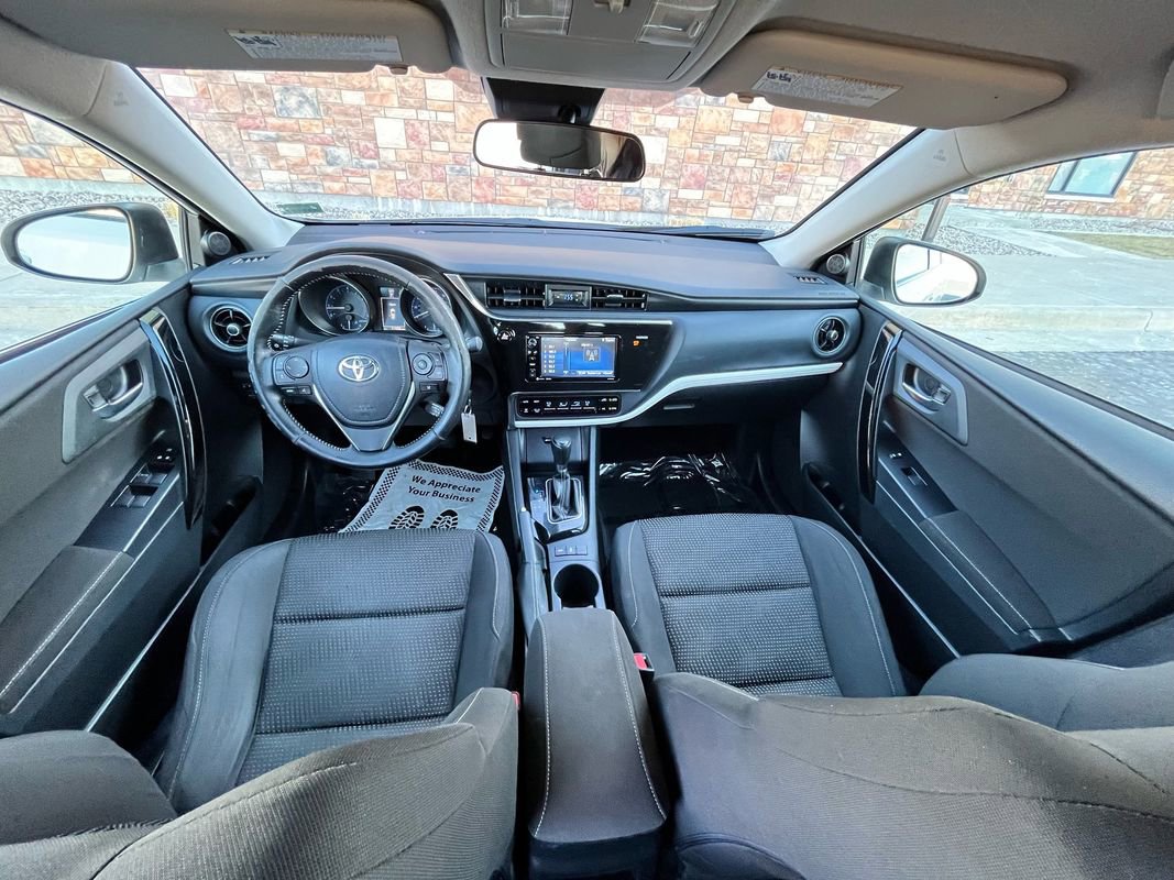 Used 2017 Toyota Corolla iM image 11