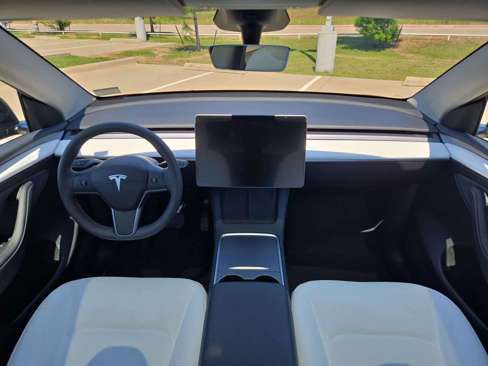 Used 2025 Tesla Model Y Long Range AWD/4WD image 13