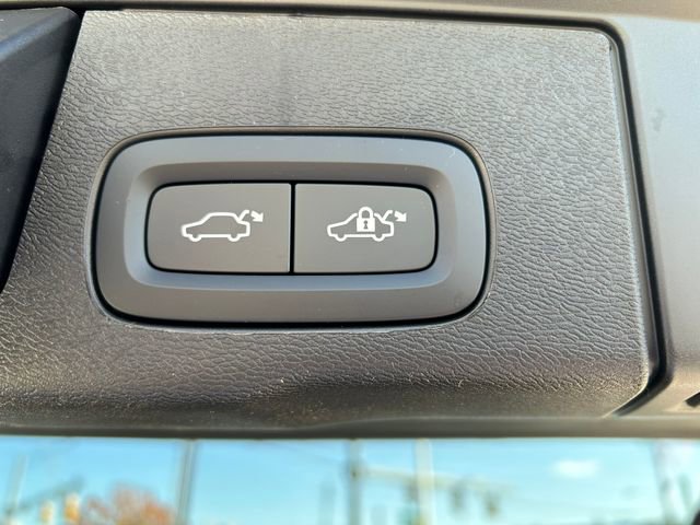 New 2026 Volvo XC60 B5 Ultra w/ Climate Package image 13