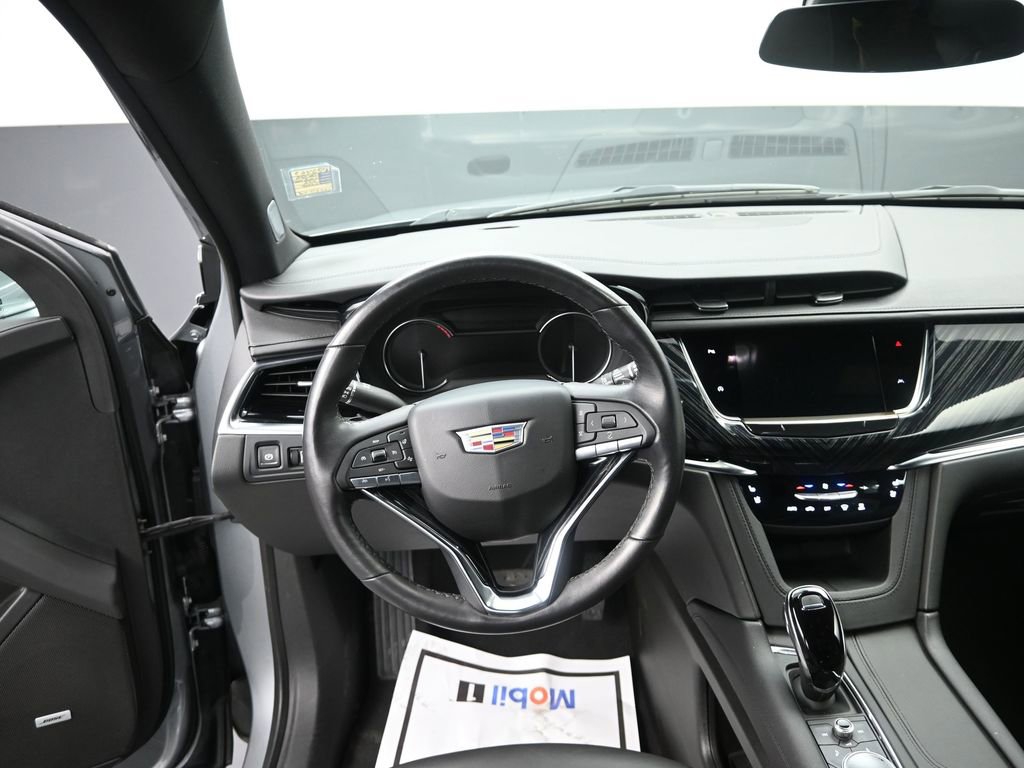 Certified 2025 Cadillac XT6 Premium Luxury image 11