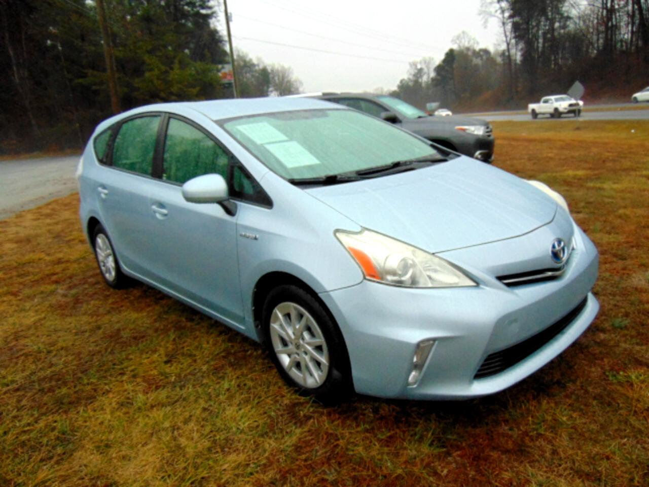 Used 2012 Toyota Prius V Two image 2