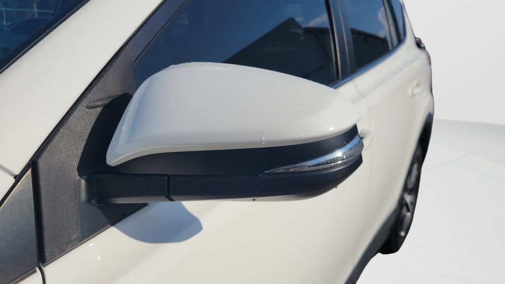 Used 2018 Toyota RAV4 XLE AWD/4WD image 28
