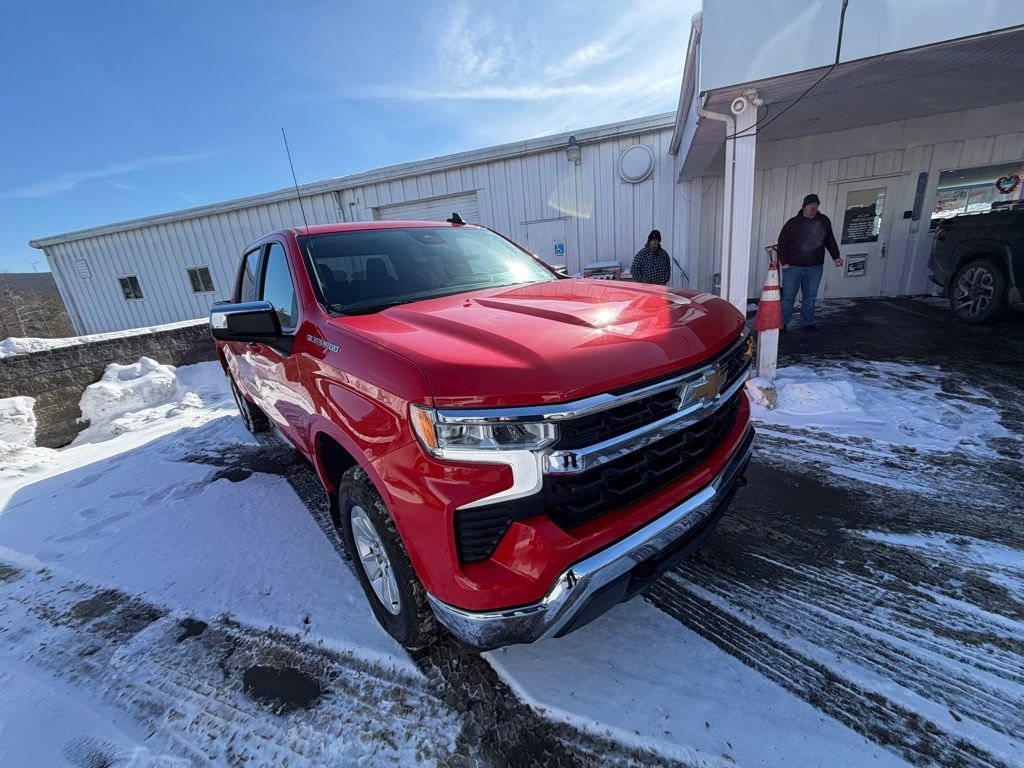 Used 2025 Chevrolet Silverado 1500 LT image 7