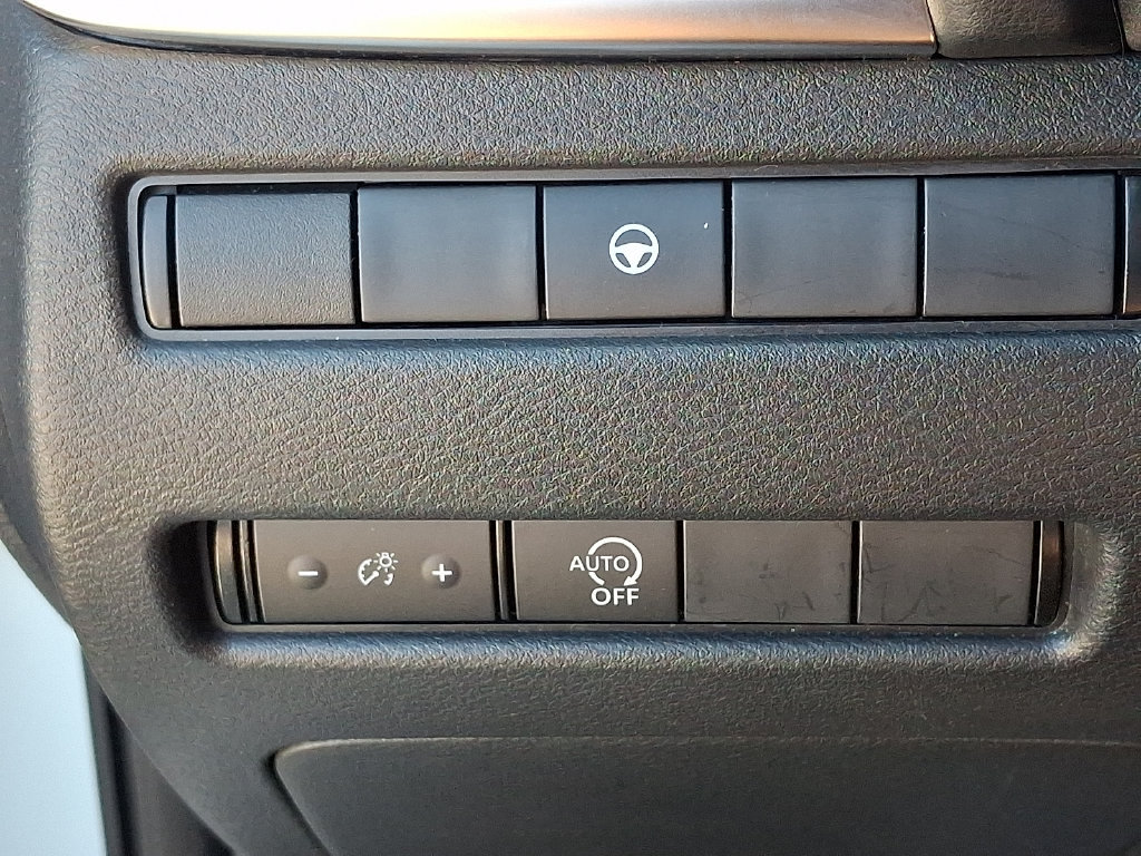 Used 2023 Nissan Rogue SV AWD/4WD image 24
