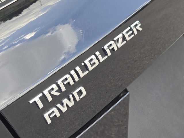 Used 2023 Chevrolet TrailBlazer LT AWD/4WD image 12