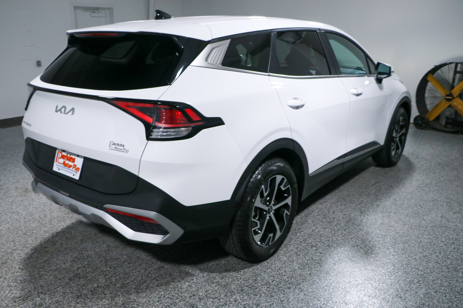 Used 2023 Kia Sportage EX image 7