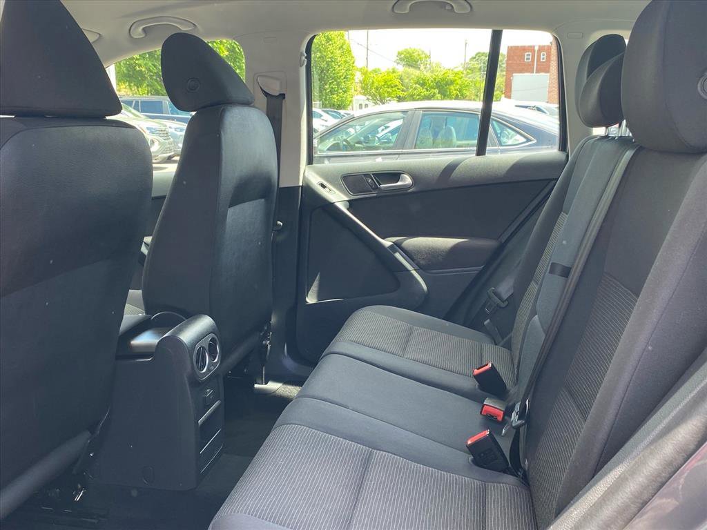 Used 2017 Volkswagen Tiguan Limited w/ Premium Package AWD/4WD image 19