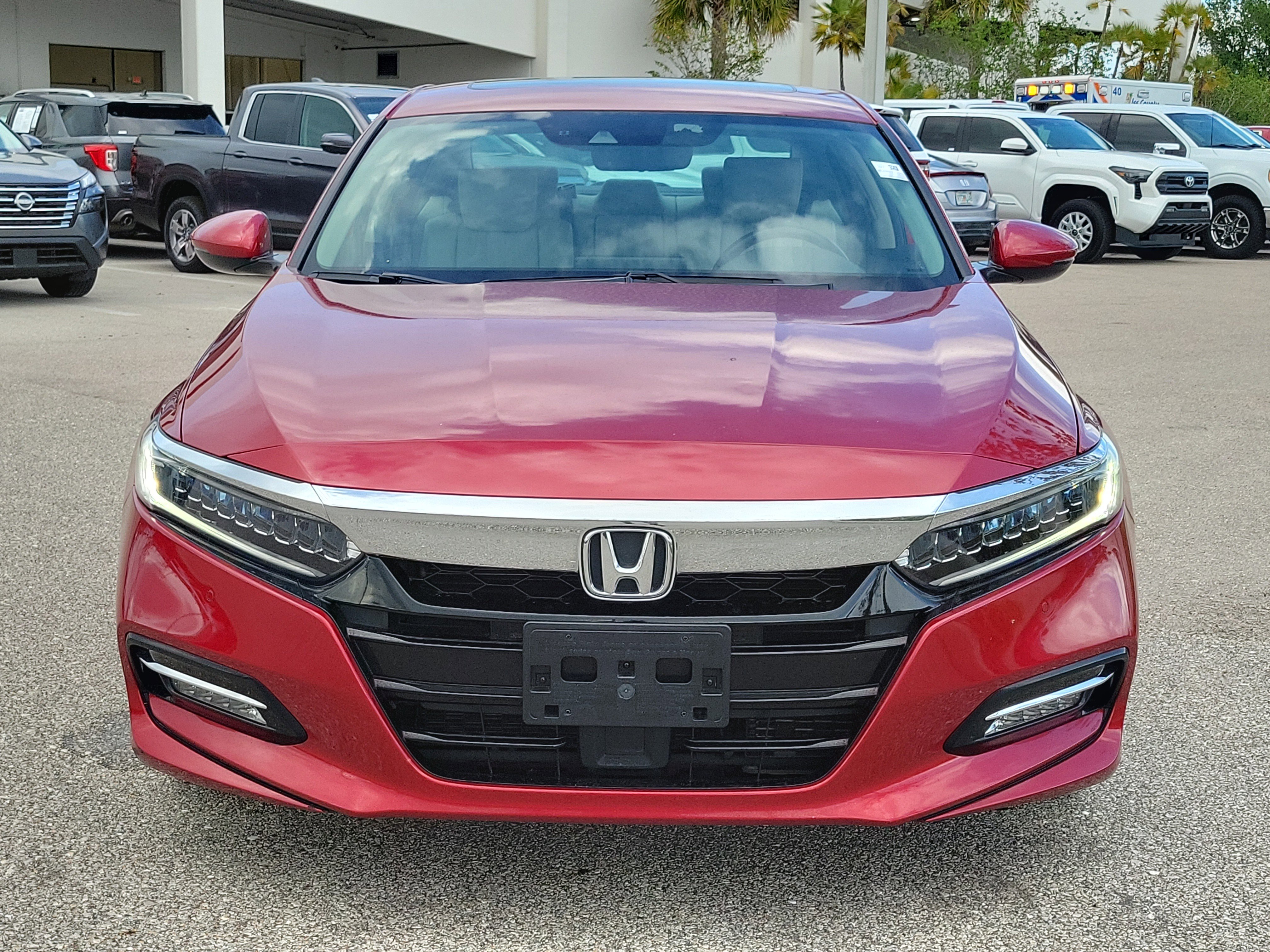 Used 2019 Honda Accord Touring image 2
