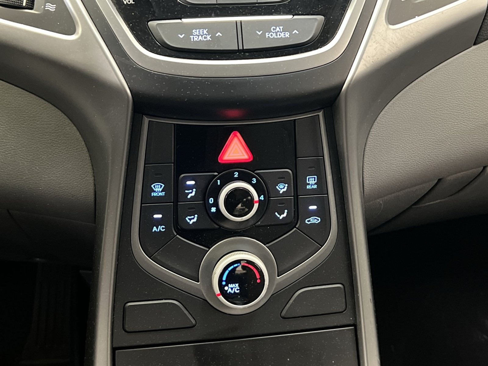 Used 2014 Hyundai Elantra SE FWD image 18