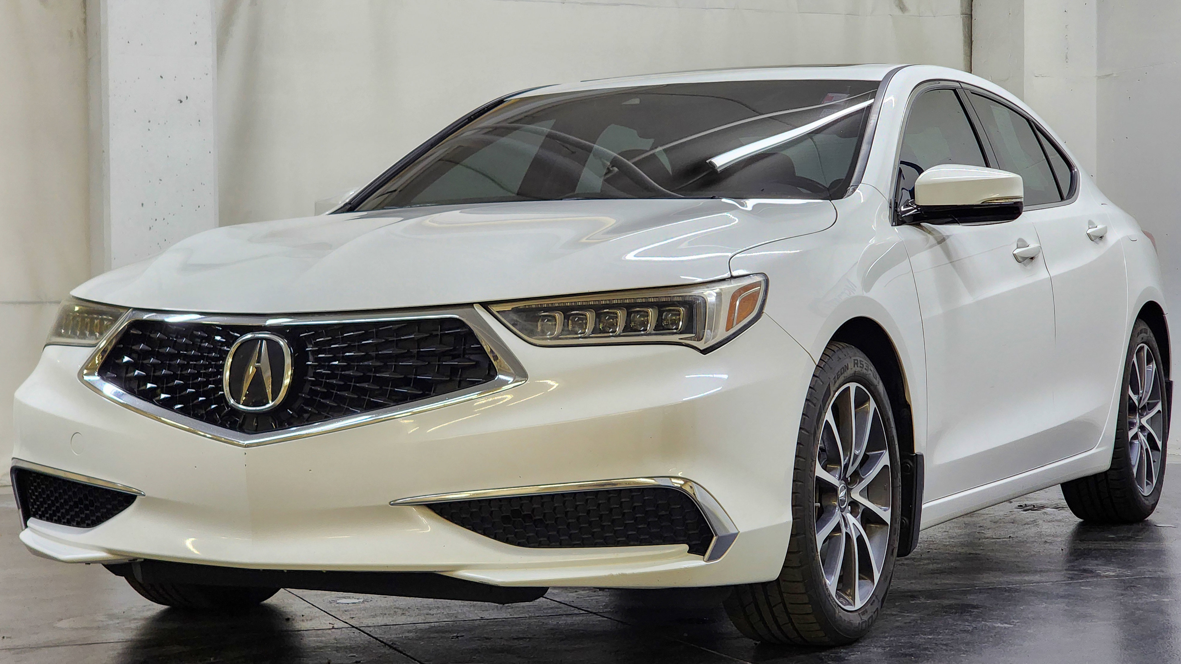 Used 2018 Acura TLX V6 image 10