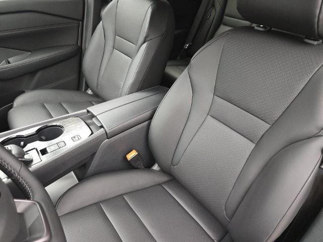 New 2026 Nissan Rogue Dark Armor FWD image 15