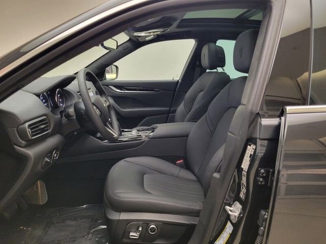 Used 2023 Maserati Levante GT image 18