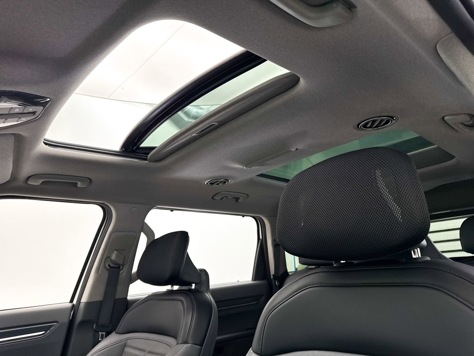 Used 2024 Kia EV9 Wind image 3