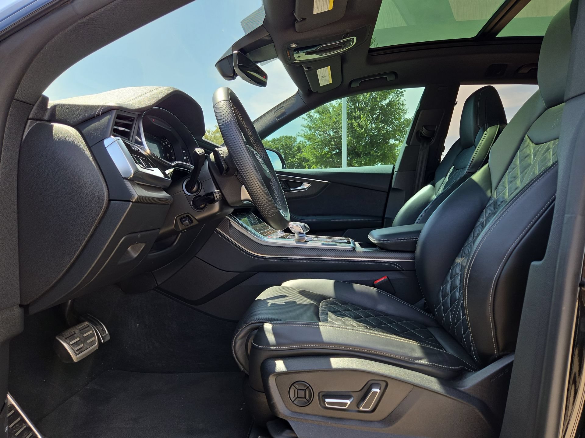 Used 2024 Audi SQ8 Premium Plus AWD/4WD image 16