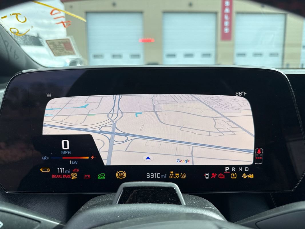 Used 2024 Chevrolet Equinox EV RS w/ Active Safety Package 3 FWD image 3