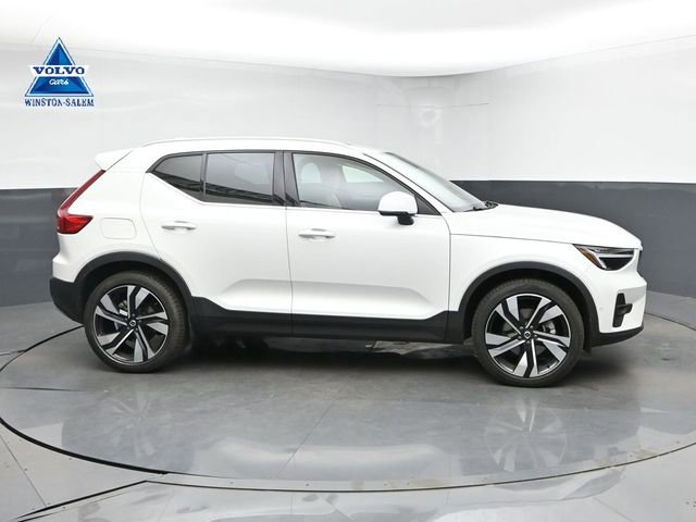 Used 2023 Volvo XC40 B5 Ultimate w/ Protection Package Premier AWD/4WD image 1