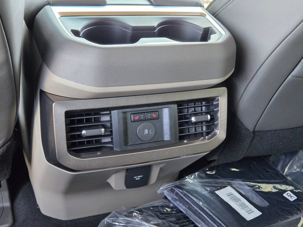New 2026 Ford F350 Platinum w/ Platinum Plus Package AWD/4WD image 12