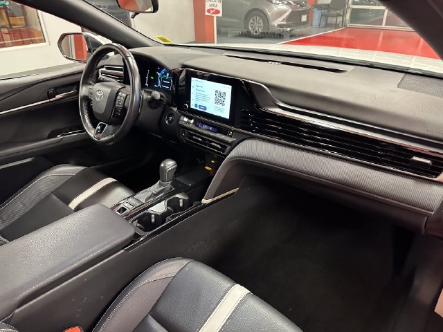 Used 2025 Toyota Camry SE FWD image 17