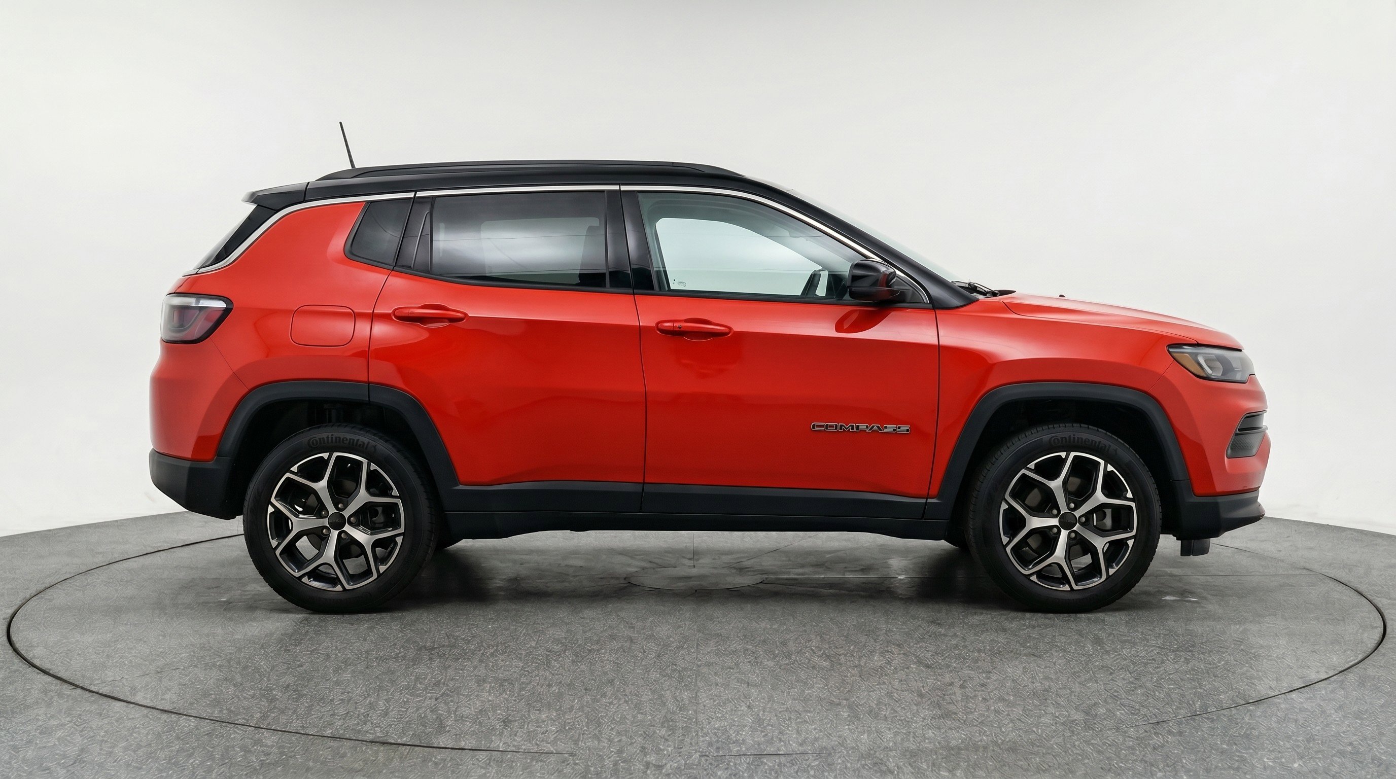 Used 2025 Jeep Compass Limited AWD/4WD image 11