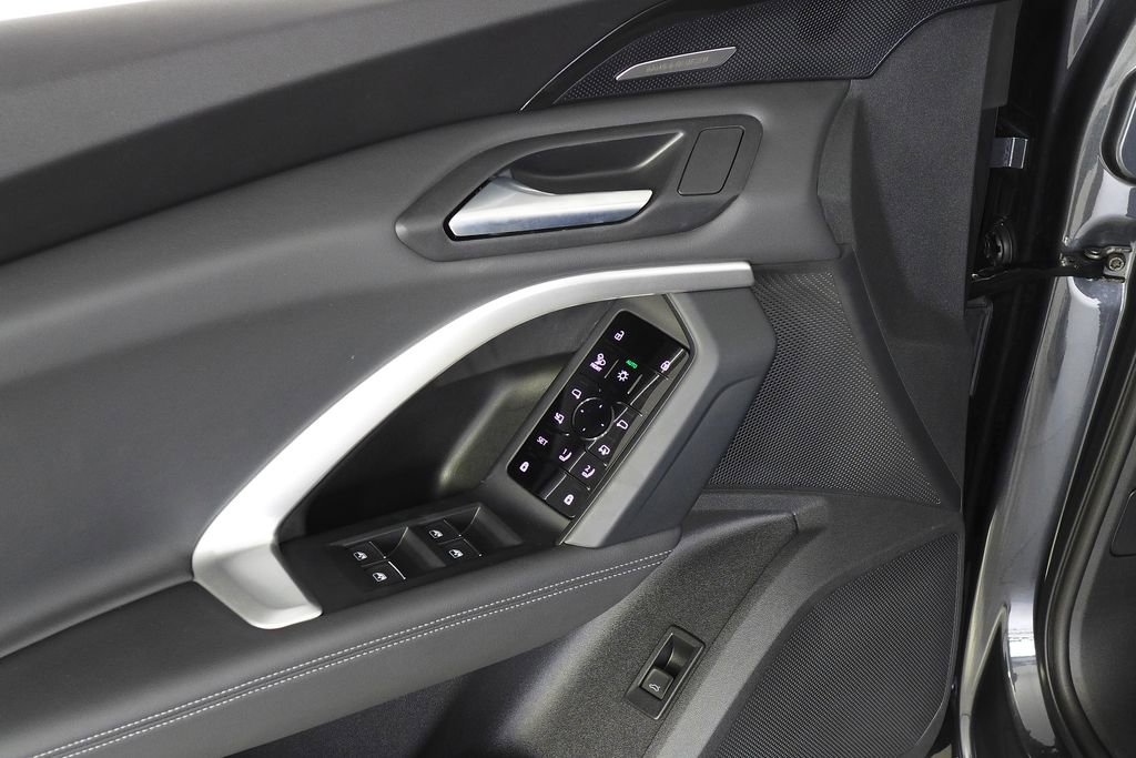 Used 2025 Audi Q5 Premium Plus w/ Premium Plus image 12