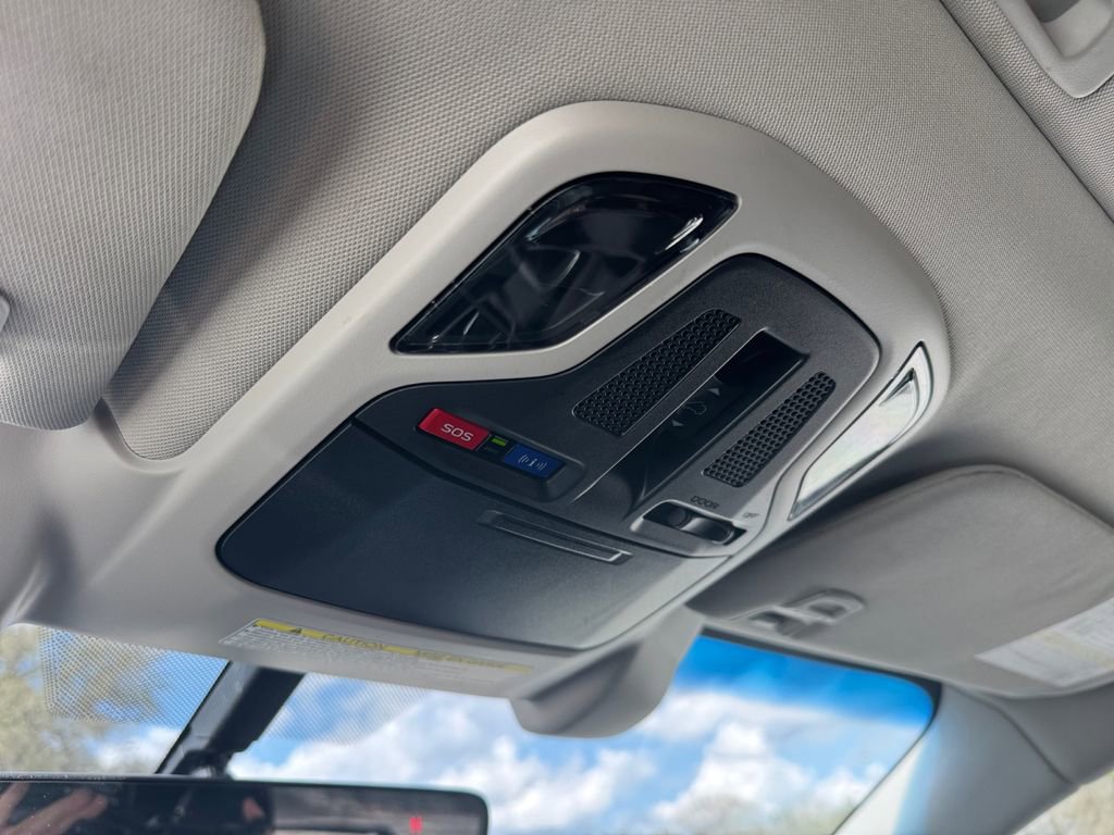 Used 2020 Subaru Outback Limited image 34