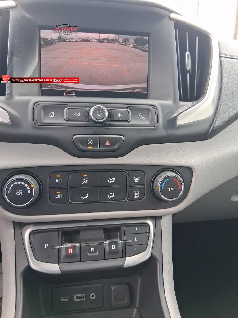 Used 2024 GMC Terrain SLE FWD image 17