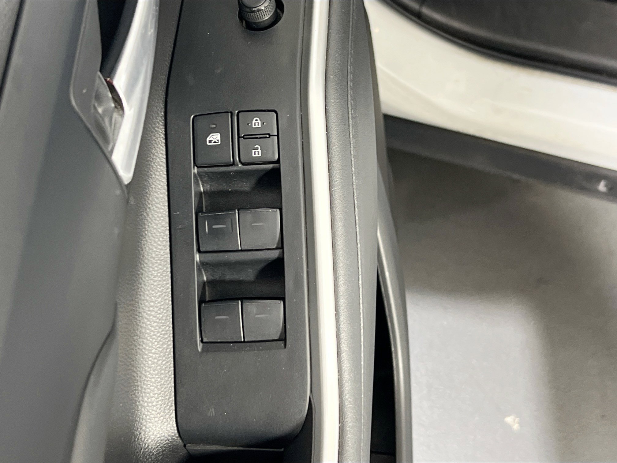 Used 2023 Toyota Highlander XLE image 17
