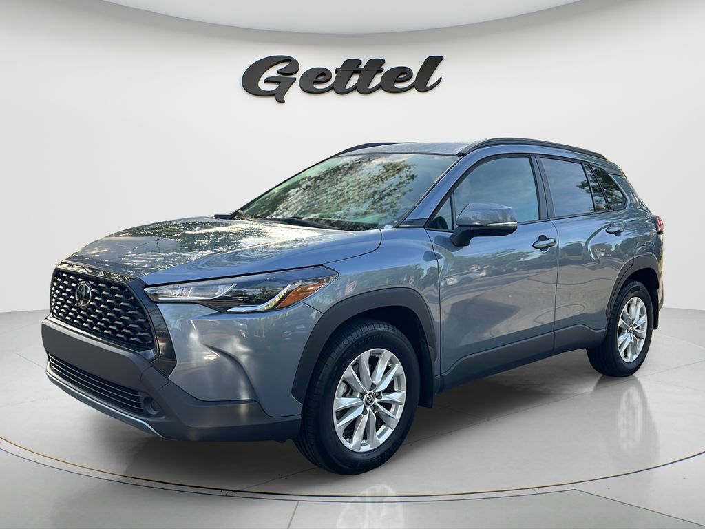 Certified 2024 Toyota Corolla Cross LE FWD image 1