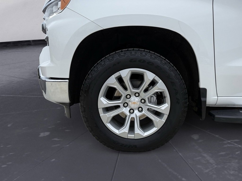 Used 2025 Chevrolet Silverado 1500 LTZ w/ LTZ Premium Package image 17