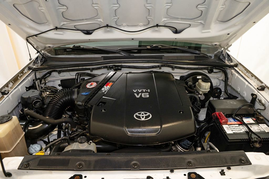 Used 2014 Toyota Tacoma PreRunner w/ SR5 Package RWD image 17