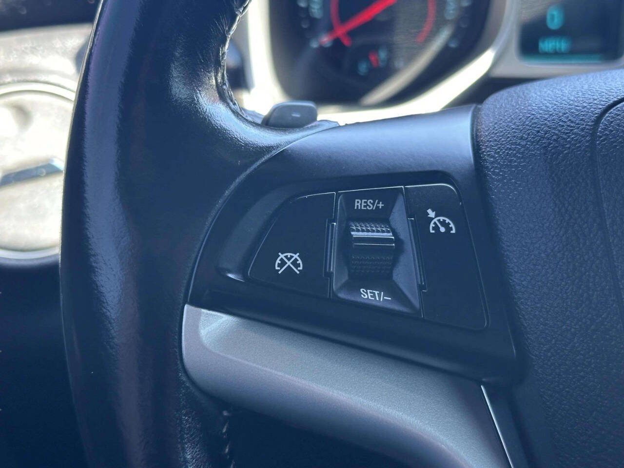 Used 2015 Chevrolet Camaro LT RWD image 24