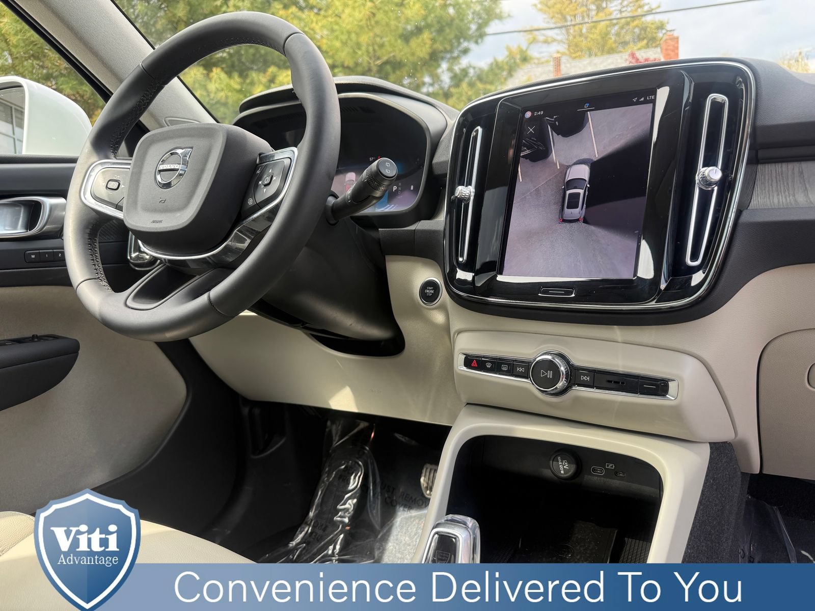 Certified 2024 Volvo XC40 B5 Plus w/ Protection Package Premier AWD/4WD image 32