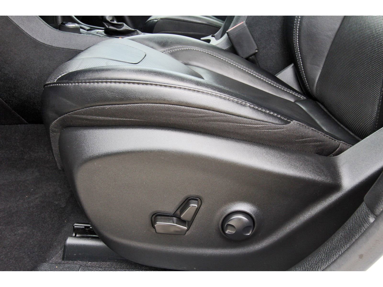 Used 2022 Jeep Cherokee Latitude Lux w/ Sun & Sound Group image 30