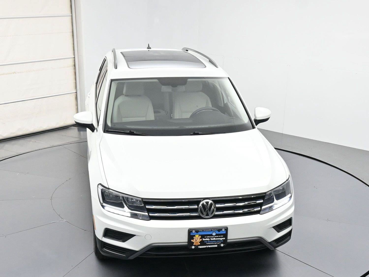 Used 2020 Volkswagen Tiguan SE w/ Panoramic Sunroof Package AWD/4WD image 32
