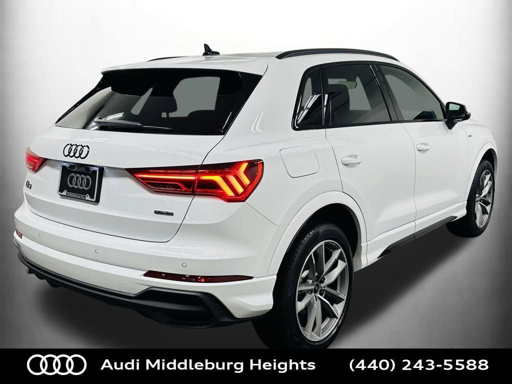 Certified 2024 Audi Q3 2.0T Premium Plus image 8