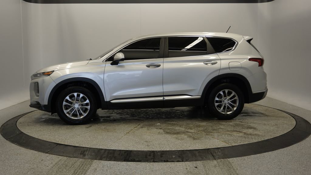 Used 2019 Hyundai Santa Fe SE image 3