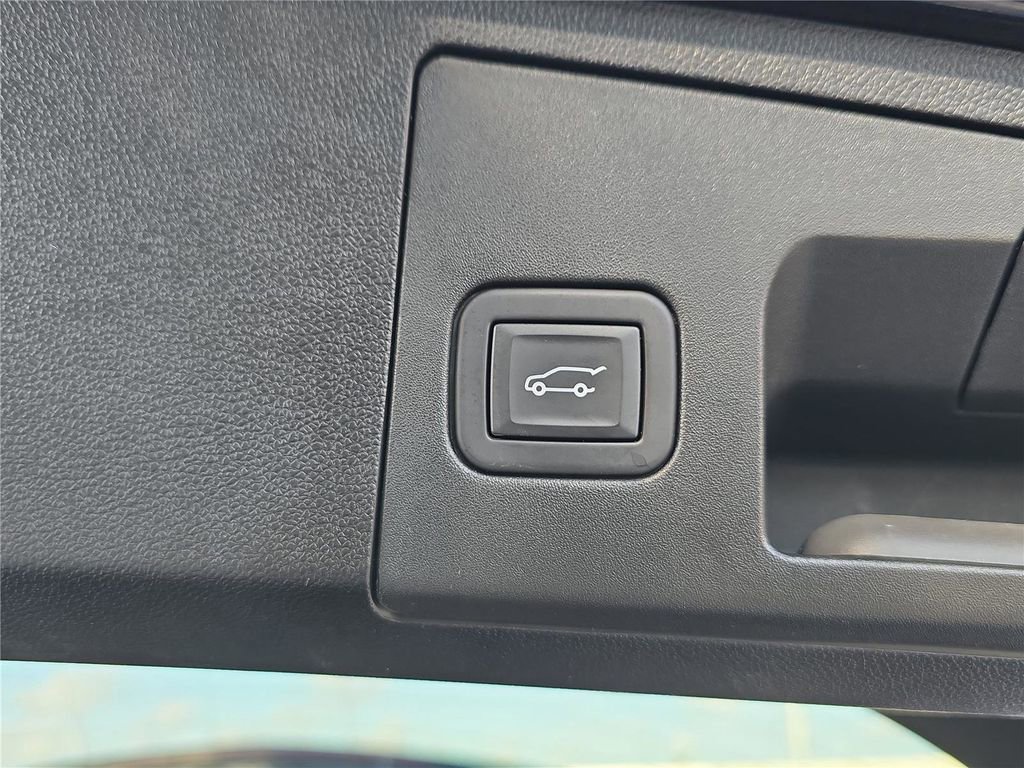 Used 2024 Cadillac XT4 Premium Luxury AWD/4WD image 28