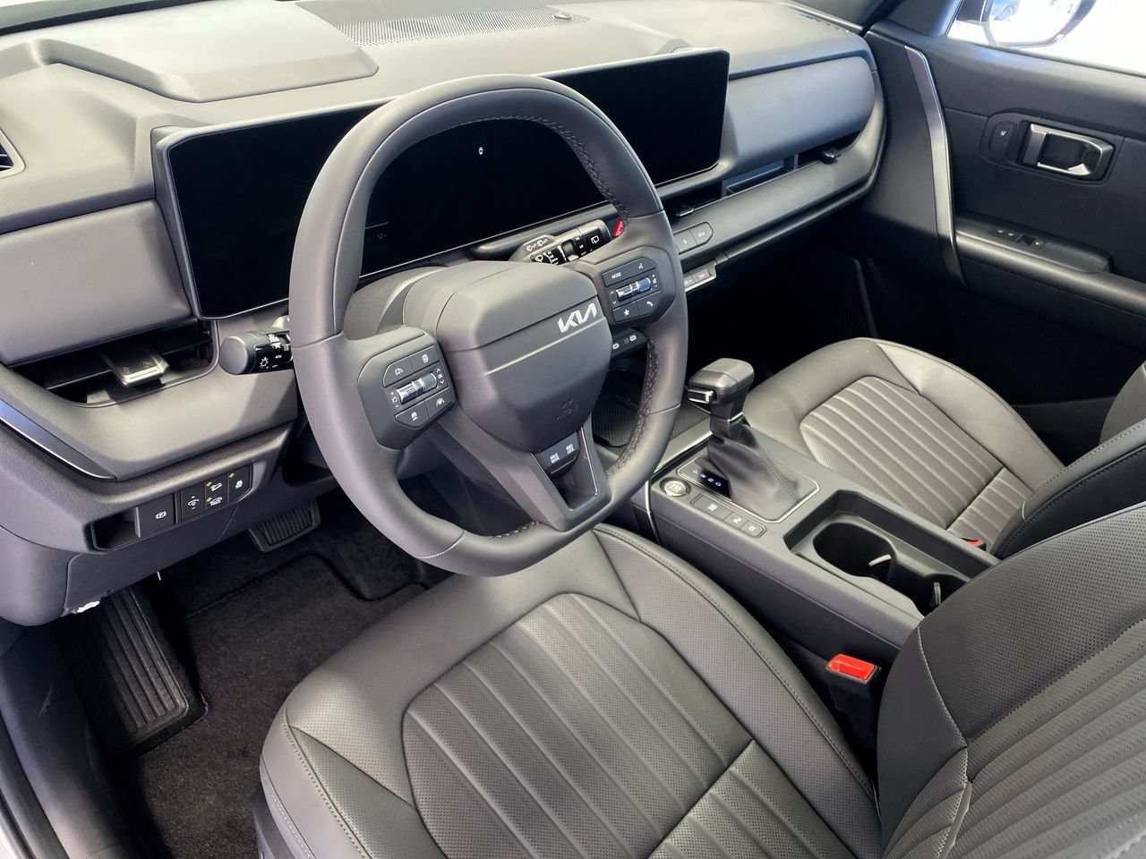 New 2027 Kia Seltos X-Line S w/ X-Line S Premium Package AWD/4WD image 21
