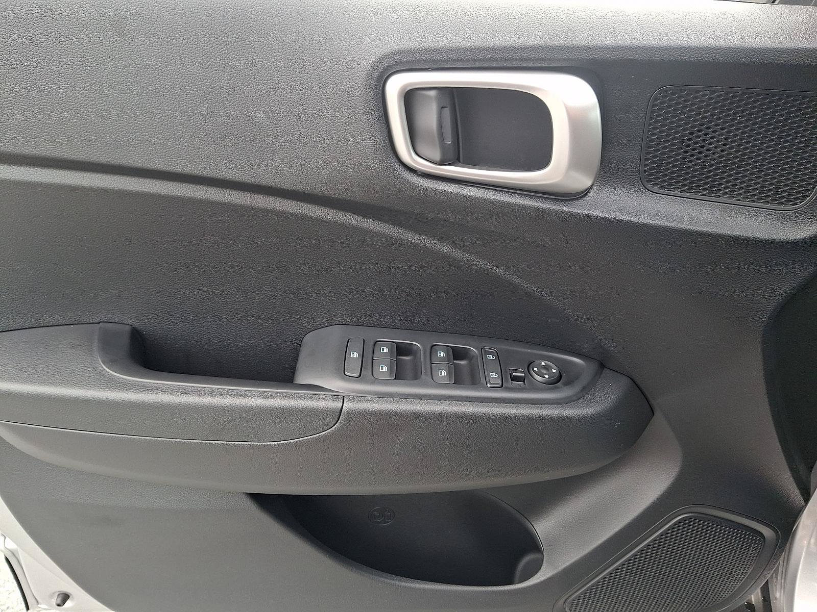 New 2026 Hyundai Venue SE FWD image 8