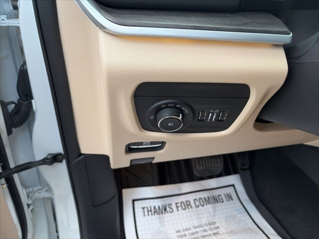 Used 2024 Jeep Grand Cherokee L Limited w/ Luxury Tech Group II image 19