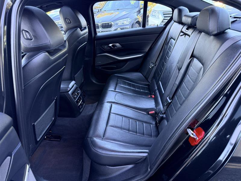 Used 2019 BMW 330i xDrive Sedan w/ M Sport Package AWD/4WD image 21