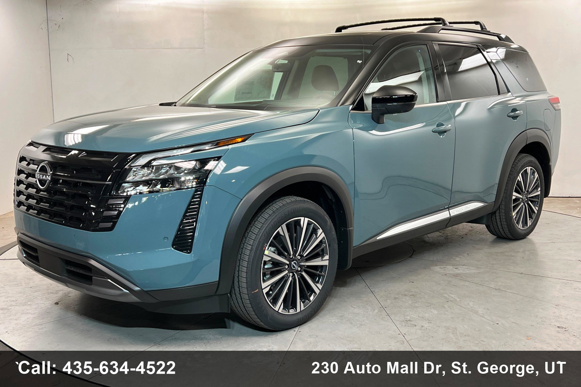 New 2026 Nissan Pathfinder Platinum image 1